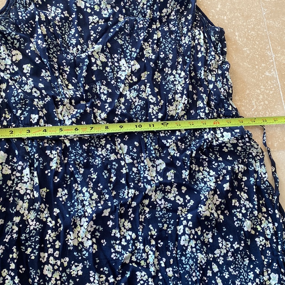 Loft Dress - Picture 6 of 7